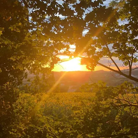 Casale Del Monte, بيت للعطل *