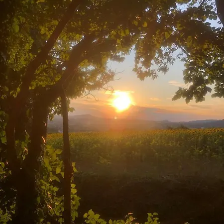 Casale Del Monte, بيت للعطل *